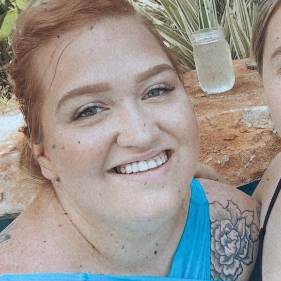 Meet your Posher, Courtney - Picture 4 of 7